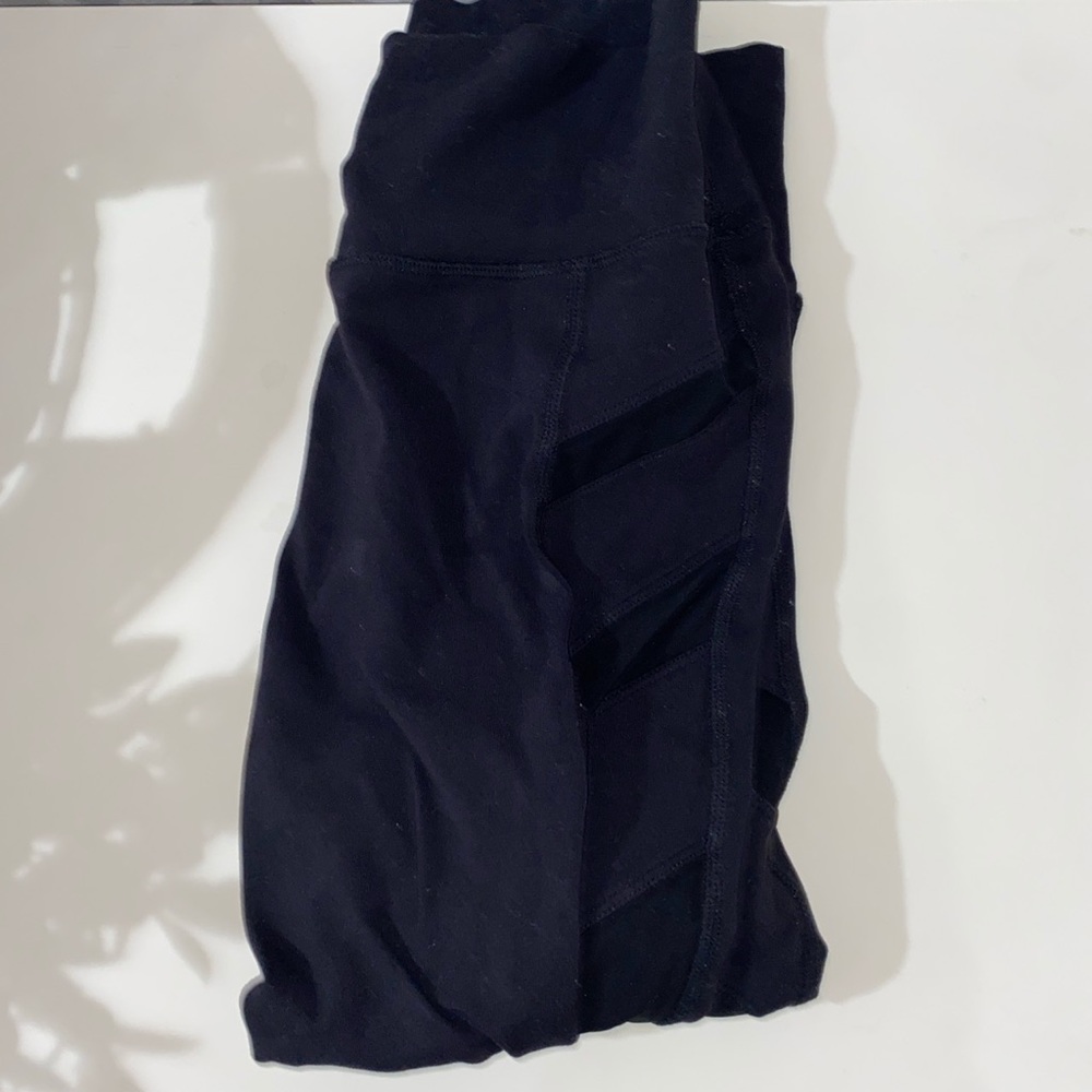 Alo Yoga Leggings with mesh